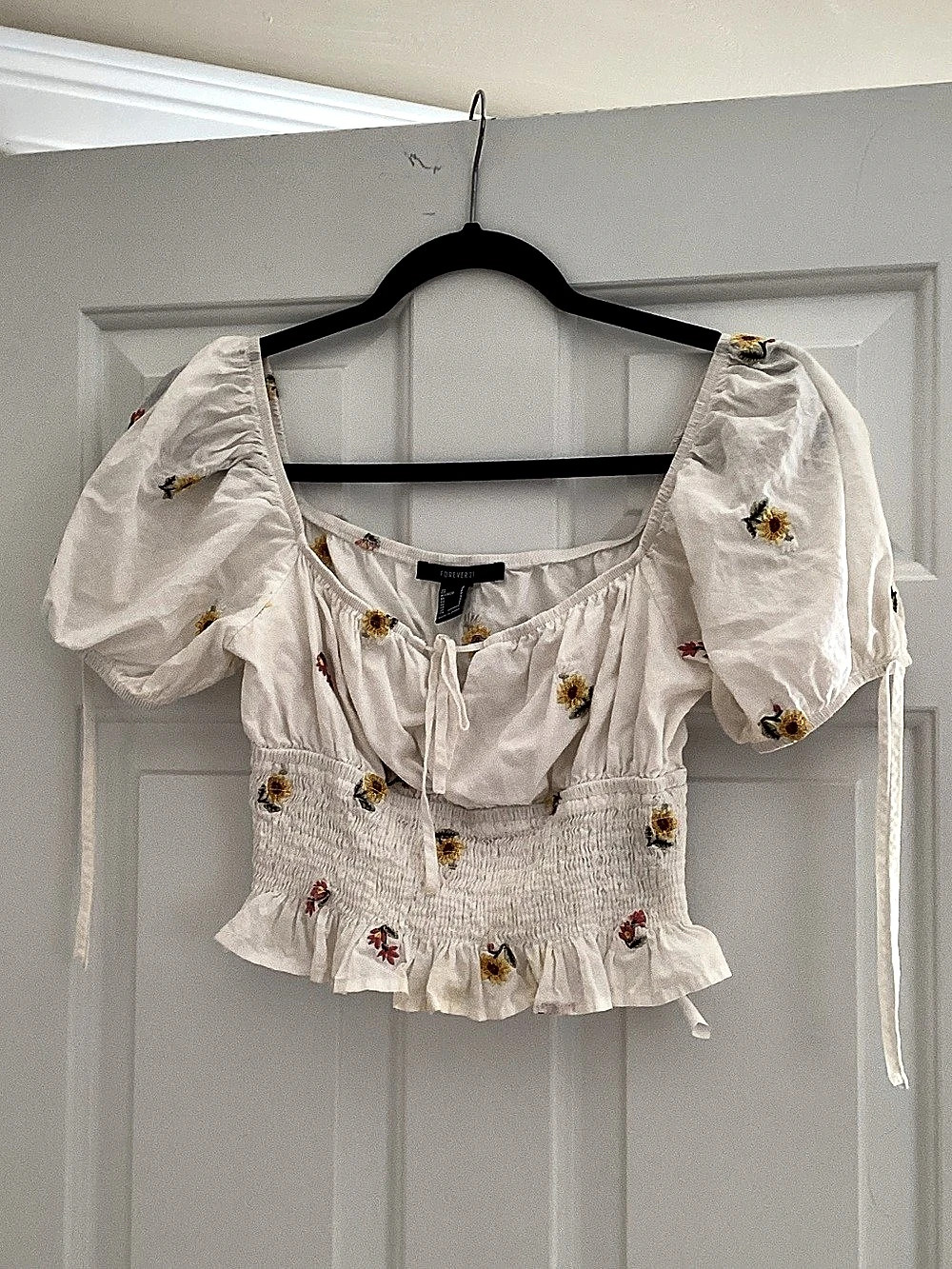 Forever 21 Floral Embroidered Smocked Puff Sleeve Crop Top White & Yellow Small